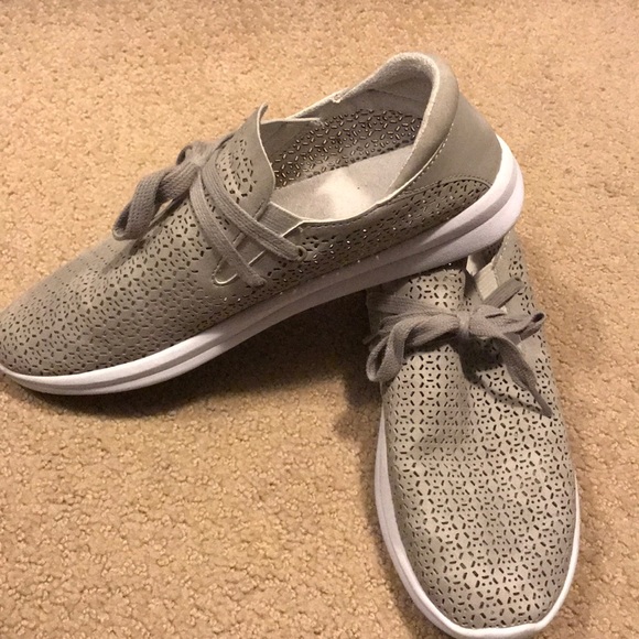 Flats - Picture 2 of 2